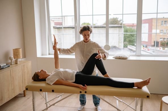 Physiotherapy vs. Painkillers treatment